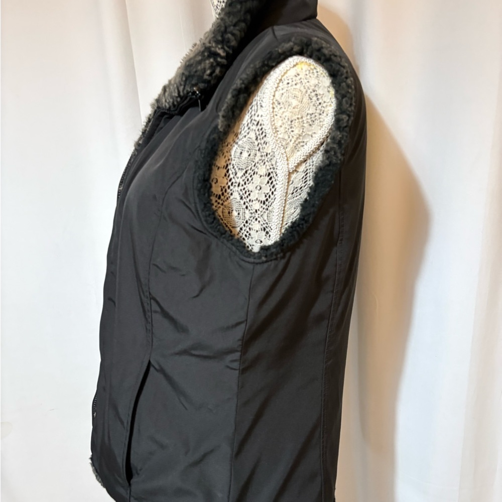 Kristen Blake Faux Fur Reversible Vest Pockets Women's Sz Med EUC - Picture 6 of 12